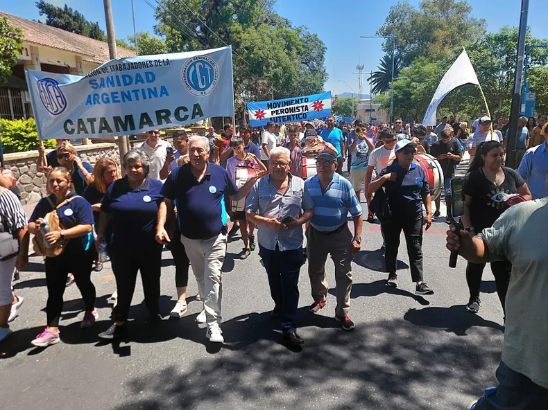 Marcharon gremios y movimientos sociales catamarqueños