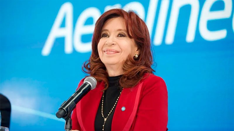 Cristina Kirchner criticó el gobierno de Milei y advirtió sobre la dolarización