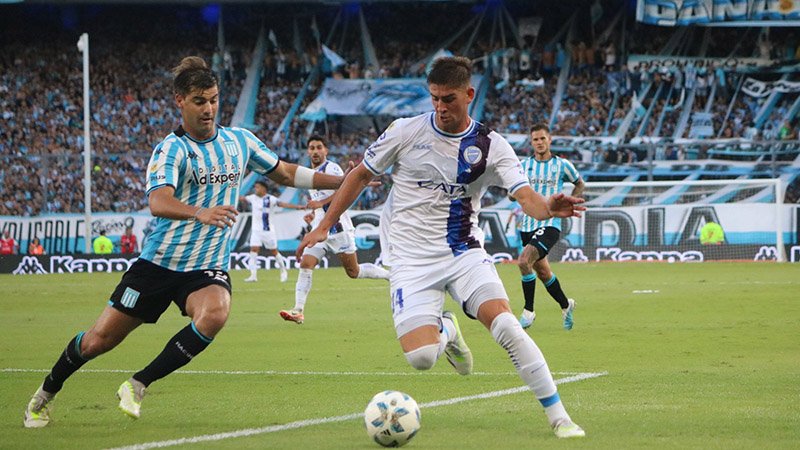 Godoy Cruz frenó a Racing en Avellaneda y se afianzó como líder: 2-0