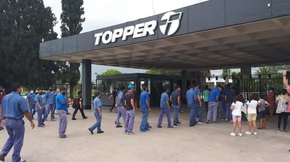 Cesantearon a 85 trabajadores de la planta que tiene Topper en Aguilares