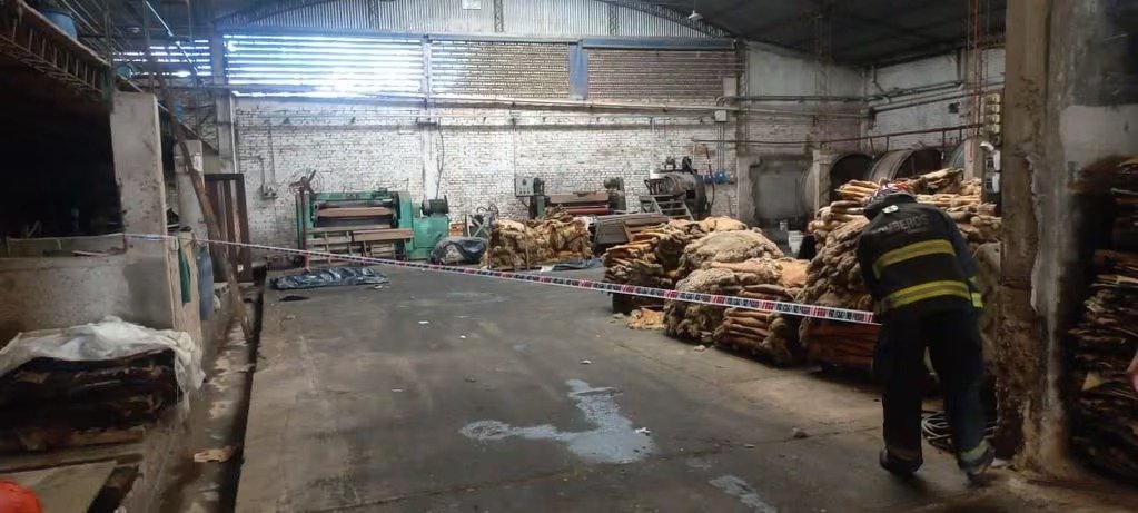 Conmoción en Córdoba: un operario murió en una cámara séptica y otros dos están internados