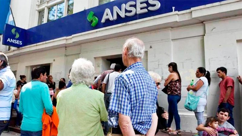 Jubilados y pensionados: cómo y de cuánto será el aumento los próximos meses