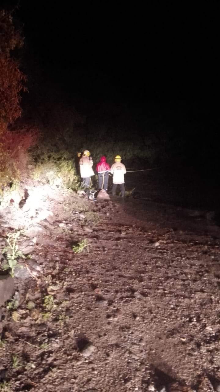 Evacuaron a una familia tras el desborde del río en San José