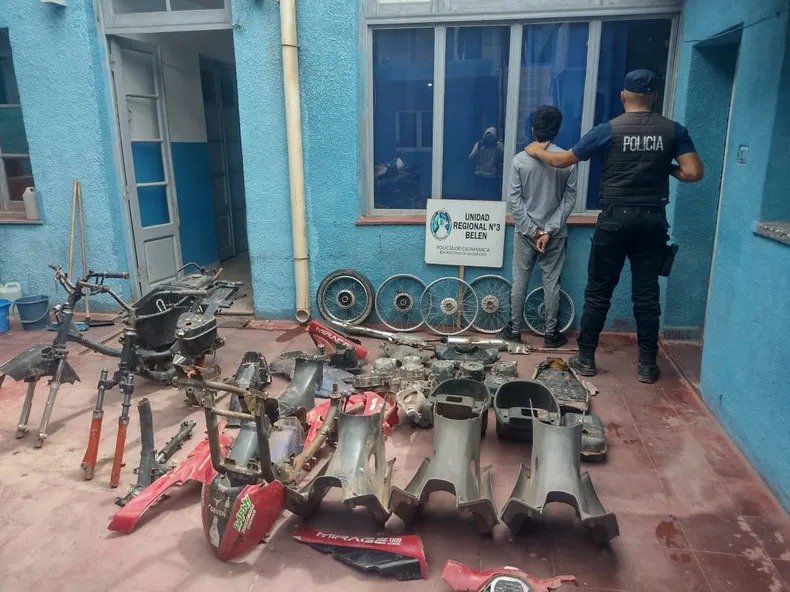 Recuperan motos y desmantelan un taller clandestino en Belén