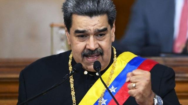 Maduro prohibió que los aviones con matrícula argentina crucen el espacio aéreo venezolano