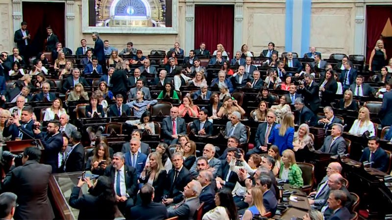 Diputados de Unión por la Patria dijeron que «el que no la ve es el presidente»