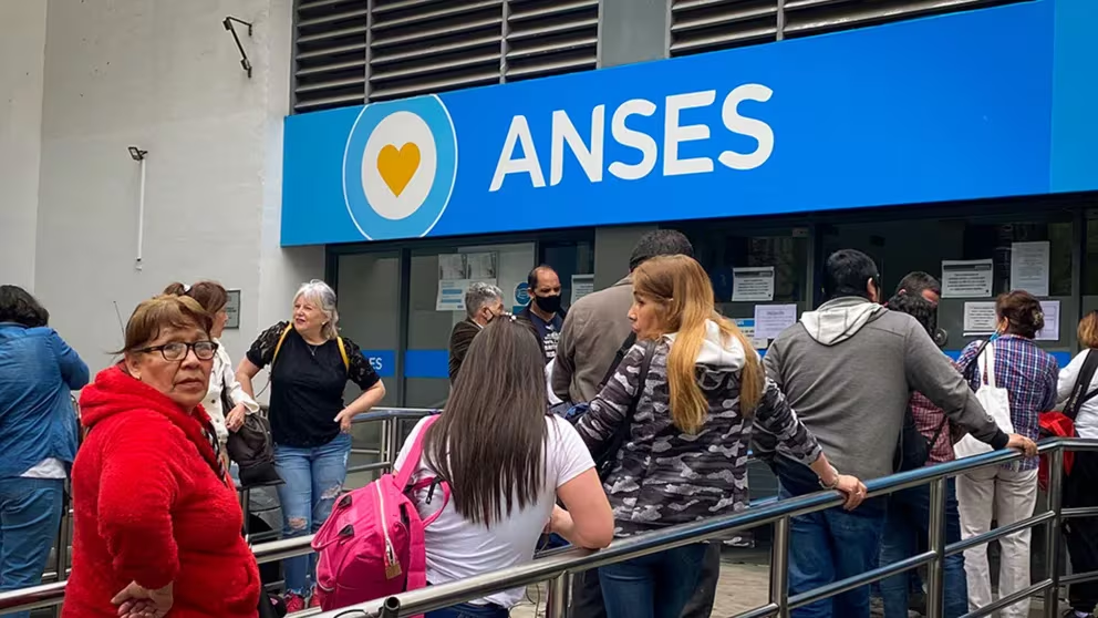 ¡Gobierno al descubierto! Más de 1200 empleados de ANSES despedidos en un golpe a los derechos laborales