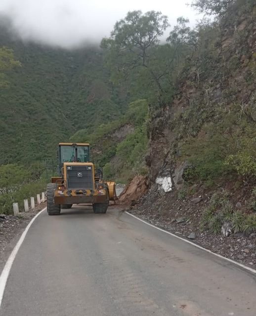 Tránsito habilitado en la Cuesta de El Portezuelo tras labores de limpieza