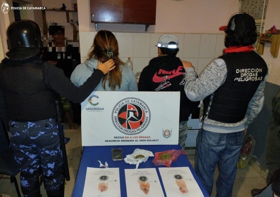 Cuatro detenidos por vender drogas en el Sur de la Capital