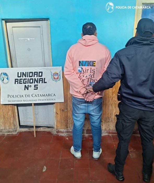 Arrestan a Hombre por Desorden e Insultos a la Policía en Tinogasta