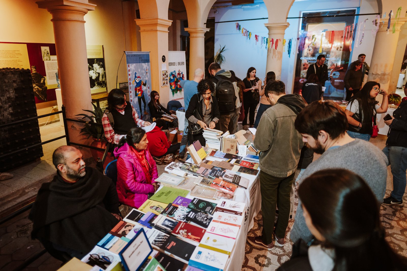 Éxito en la Primera Jornada del Mercado de Libros en Catamarca: Un Encuentro Literario para Todos los Gustos