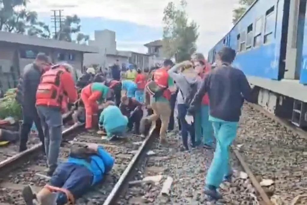 El Gobierno dispuso la emergencia ferroviaria tras el choque de trenes en Palermo