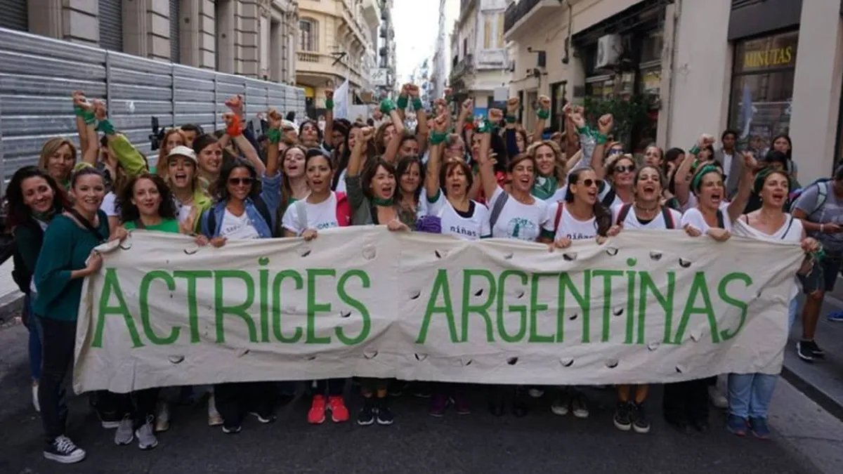 Aparecieron Actrices Argentinas tras la denuncia contra Espinoza y pidieron que Kicillof rompa el silencio