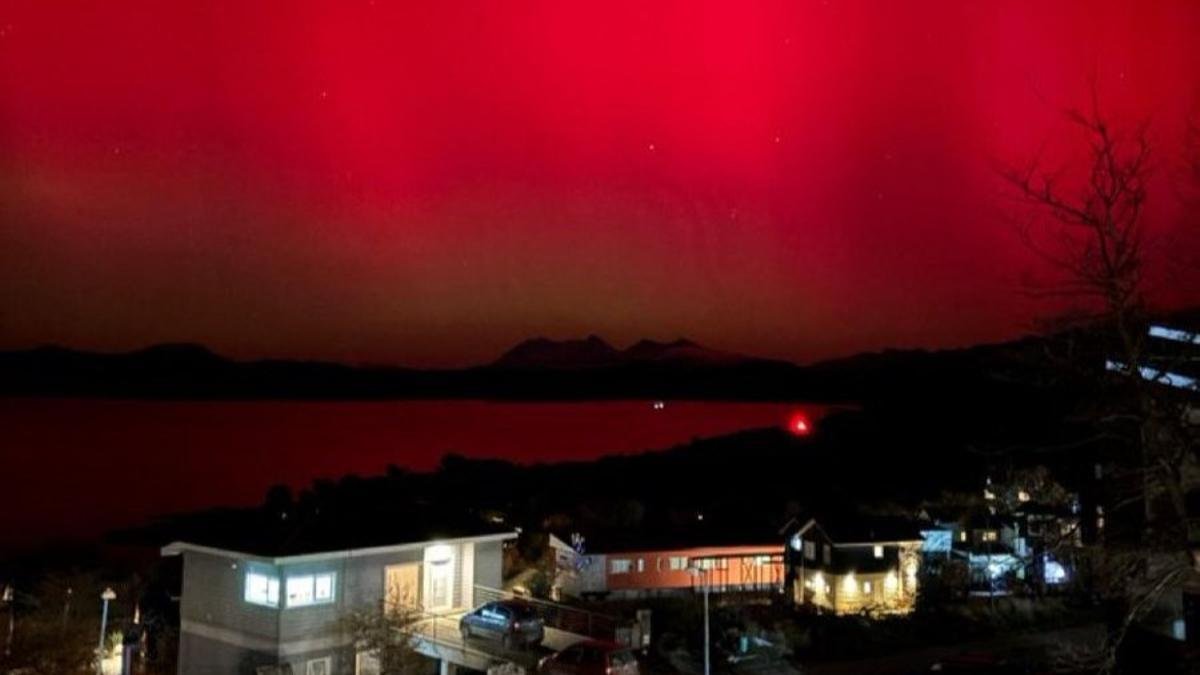 Las inéditas auroras australes que se vieron en Ushuaia y la Antártida por la tormenta solar que arriba a la Tierra