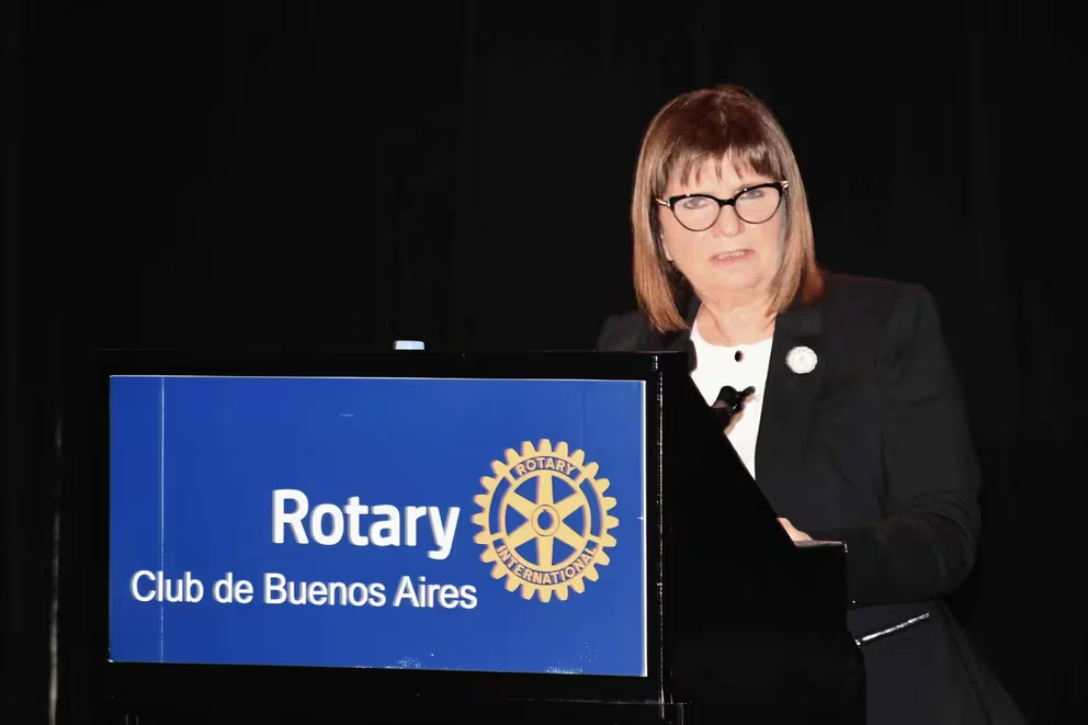 Ministra Patricia Bullrich Aborda Seguridad y Política en el Rotary Club de Buenos Aires