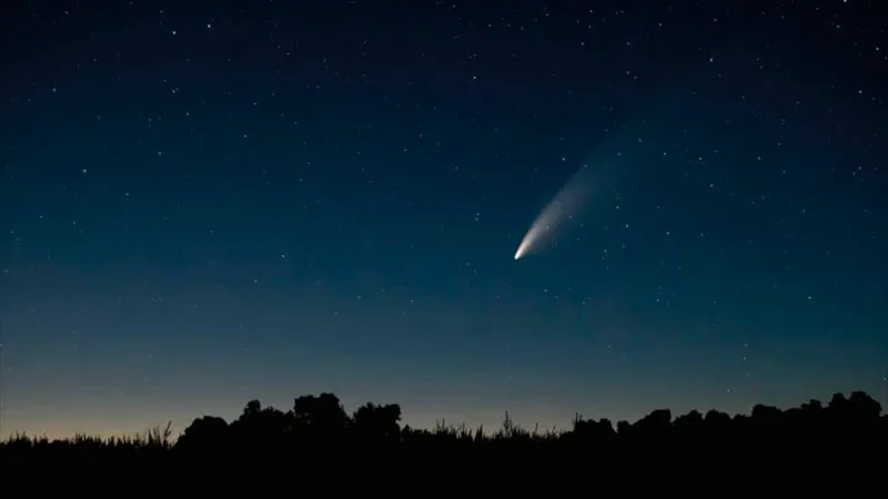 Un raro cometa que aparece cada 26 mil años, se podrá ver en el cielo argentino