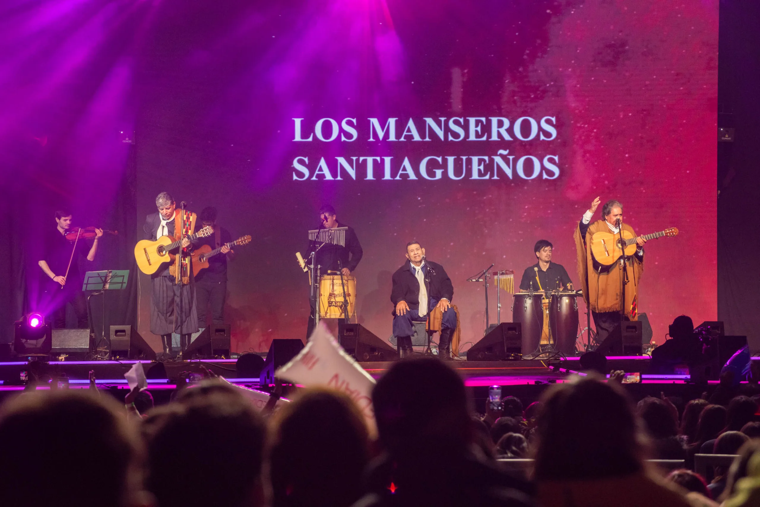 La Fiesta Nacional e Internacional del Poncho 2024: Una Noche de Mixtura Musical y Emociones