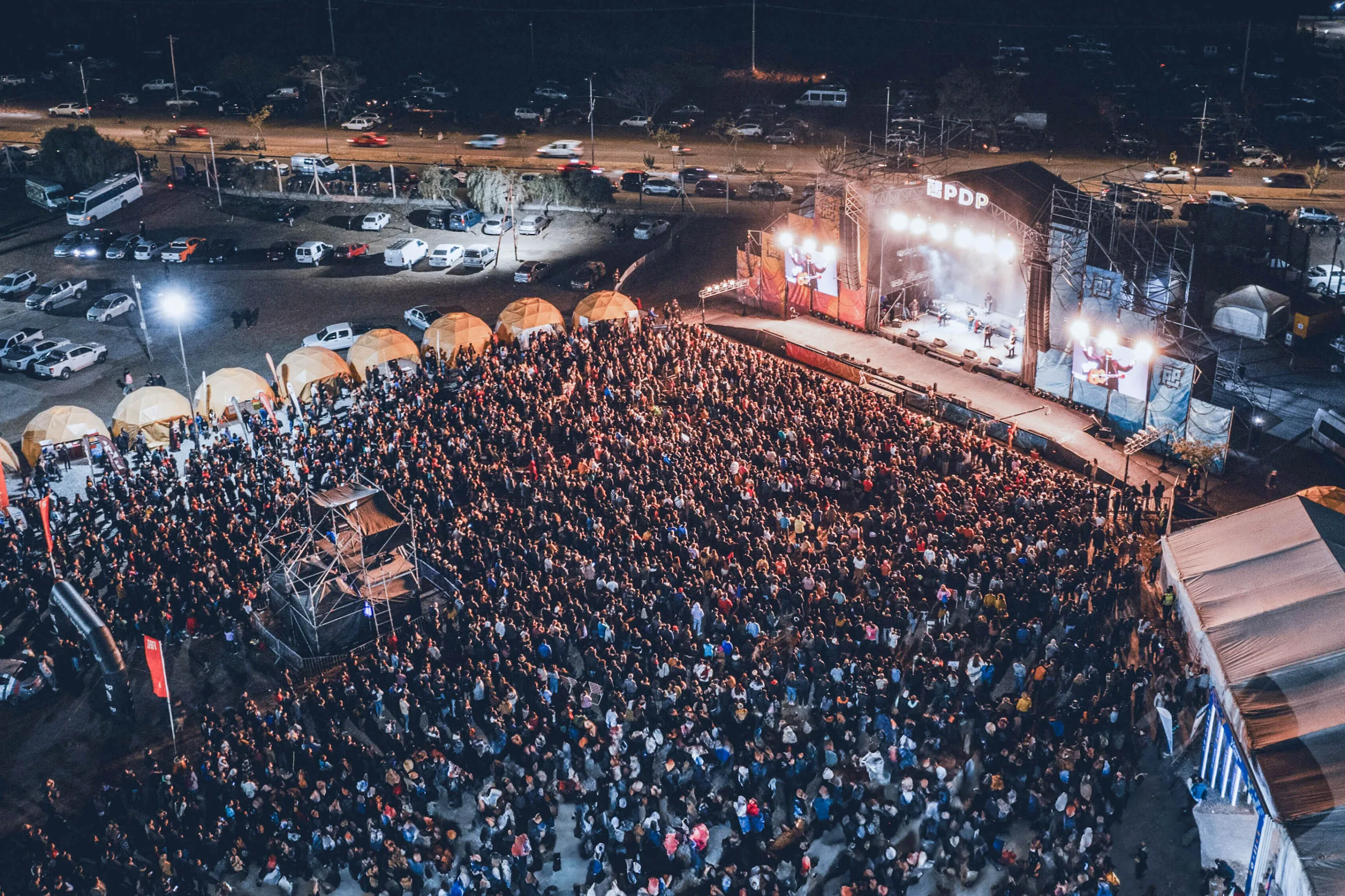 Cierre Espectacular en la Fiesta del Poncho con Canto 4 y la Sasta Más Grande del Mundo