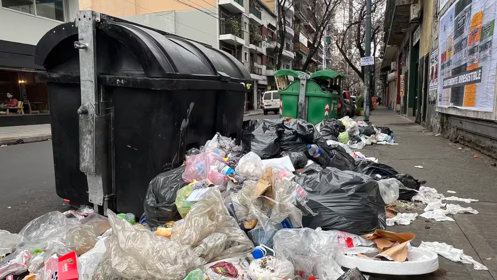 Conflicto entre Camioneros y el Gobierno Porteño: Jorge Macri Anuncia Cancelación de Contratos de Acarreo