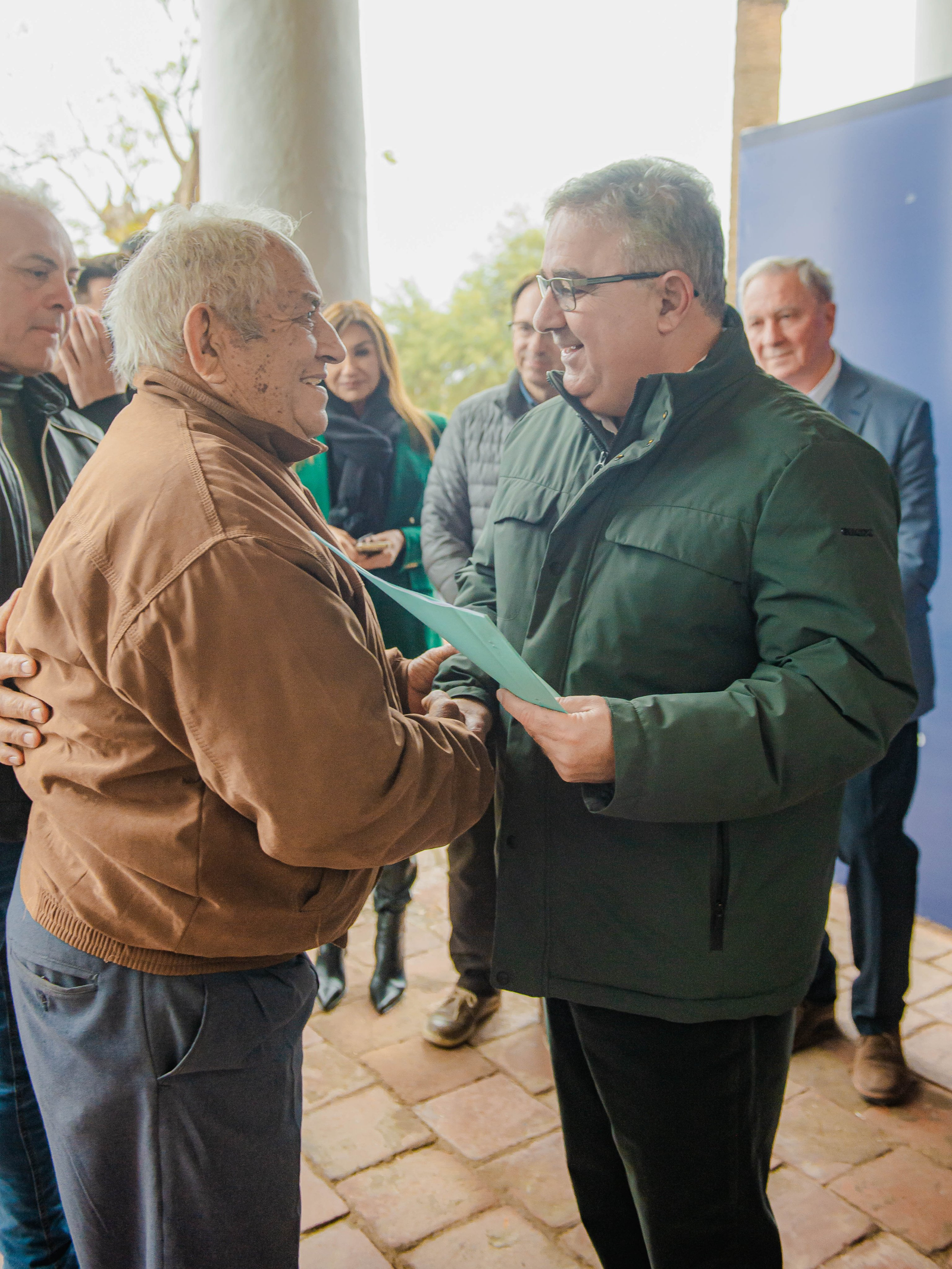 Raúl Jalil entrega escrituras a 30 familias en Catamarca bajo la Ley Pierri