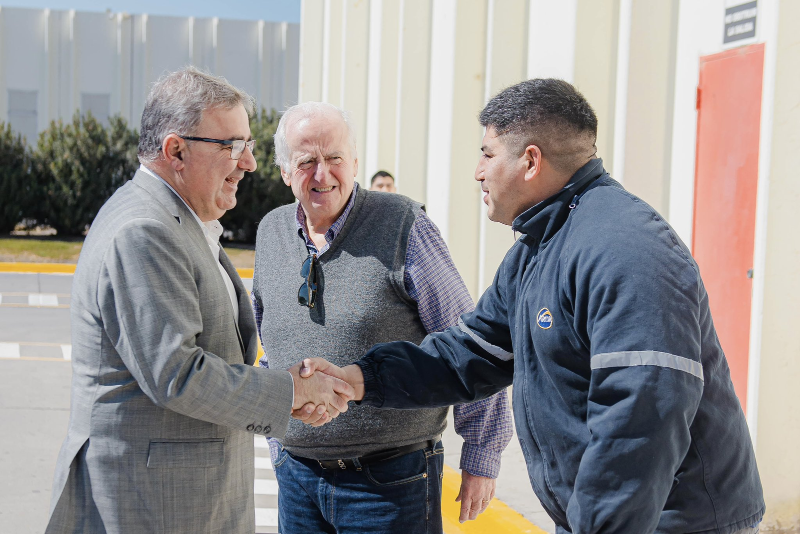 Raúl Jalil visita planta de Arcor en Catamarca y destaca el desarrollo industrial en la provincia
