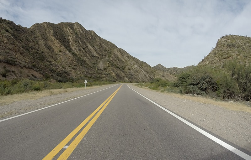 Precaución en Ruta Nacional 60 por siniestro vial en La Cebila y control de incendio de pastizales