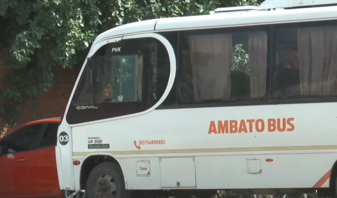 Secuestran un colectivo de Ambato Bus por falta de licencia municipal en Fray Mamerto Esquiú