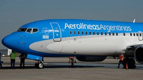 Desde la administración nacional lograron el dictamen para privatizar Aerolíneas