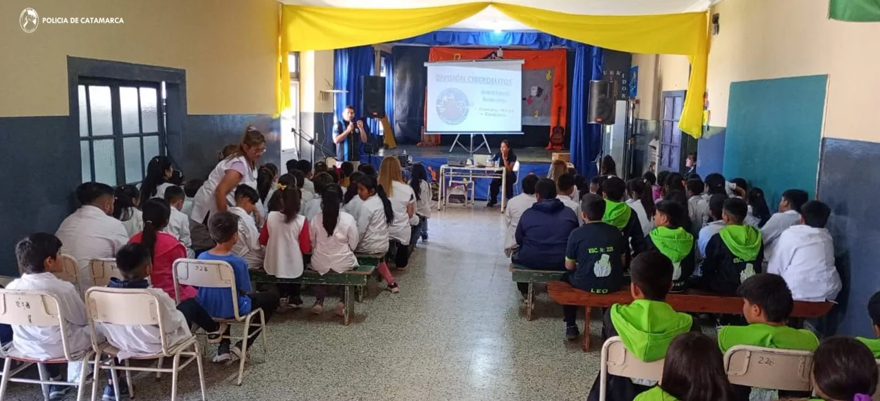 La División Ciberdelitos brindó charlas de prevención y concientización en establecimientos educativos del interior provincial