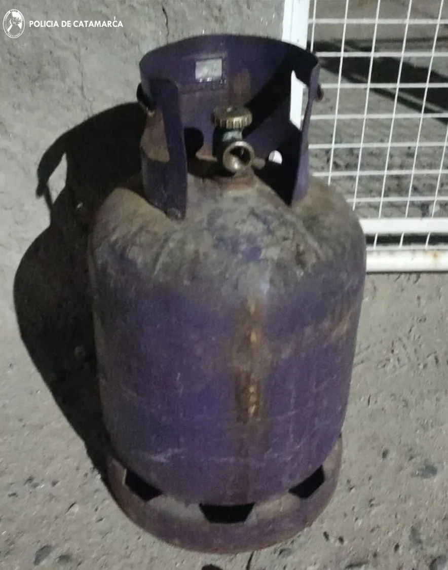 En Valle Viejo personal policial recuperó una garrafa de gas sustraída