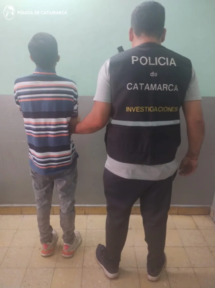 Personal policial secuestró jaulas y arrestó a un joven en Fray Mamerto Esquiú