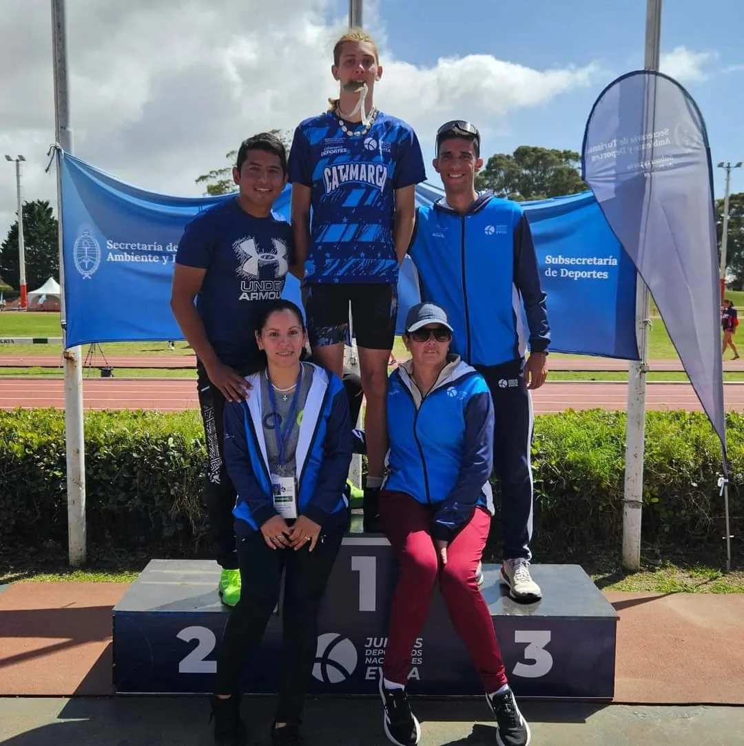 Raúl Jalil celebra el éxito de jóvenes catamarqueños en los Juegos Evita con 36 medallas