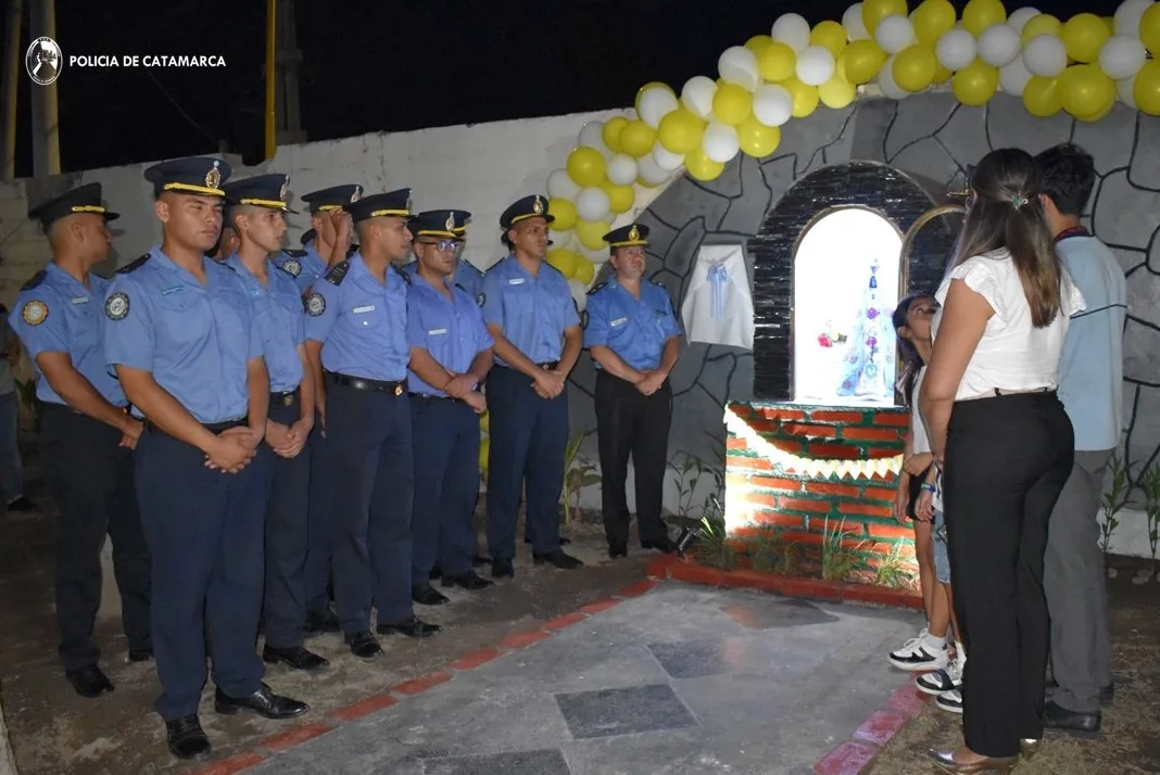 Inauguraron una gruta y entronizaron la imagen de nuestra Madre «Generala» del Valle en la Escuela Superior de Policía