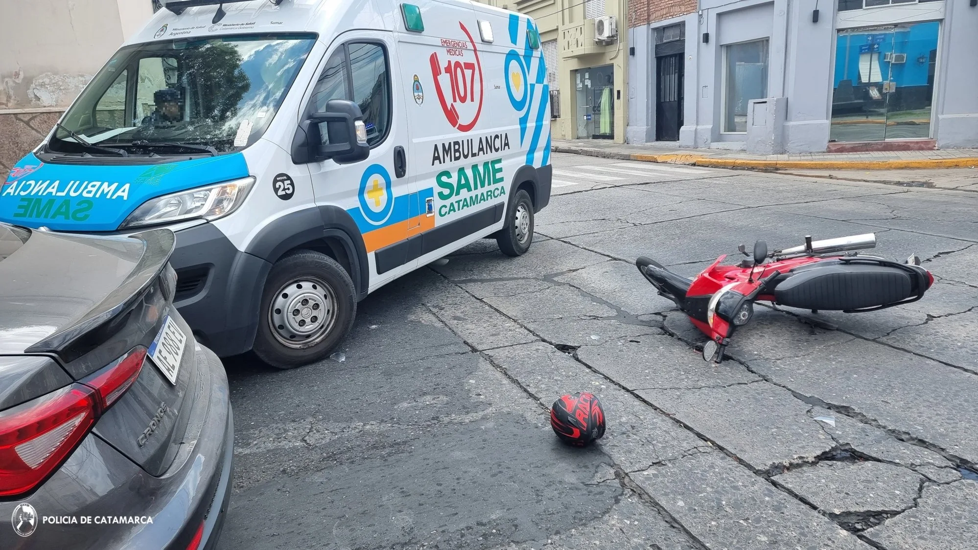 Una joven mujer resultó lesionada en un siniestro vial