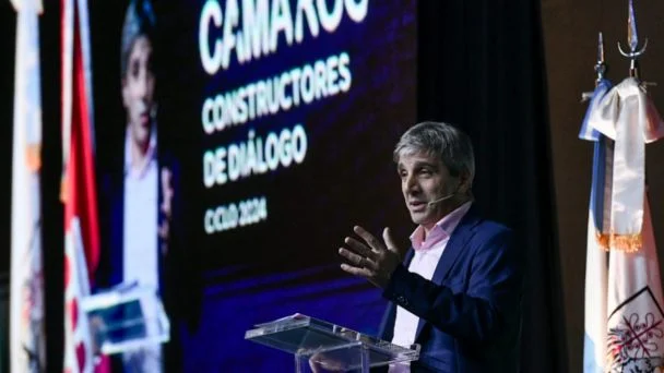 Caputo explicó como pagará la deuda en enero