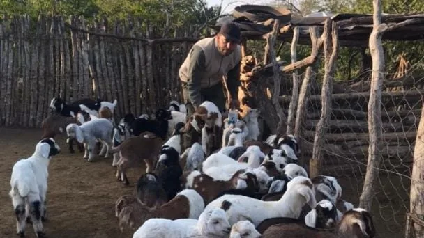 El gobierno nacional busca eliminar la ley del peón rural