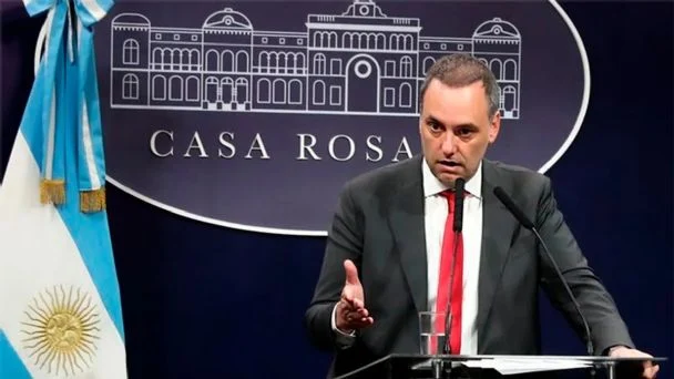 Adorni: «Prefiero tener desigualdad y no ser iguales donde todos seamos pobres»