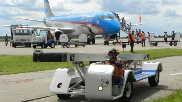 Las fuerzas de seguridad podrán brindar servicios aeroportuarios y de rampa