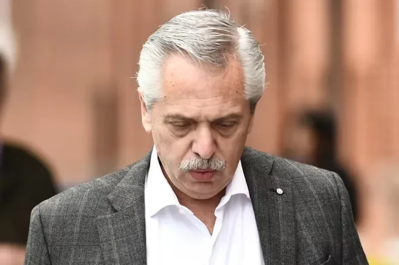 Citaron a Alberto Fernández a declarar como acusado en la causa de los seguros