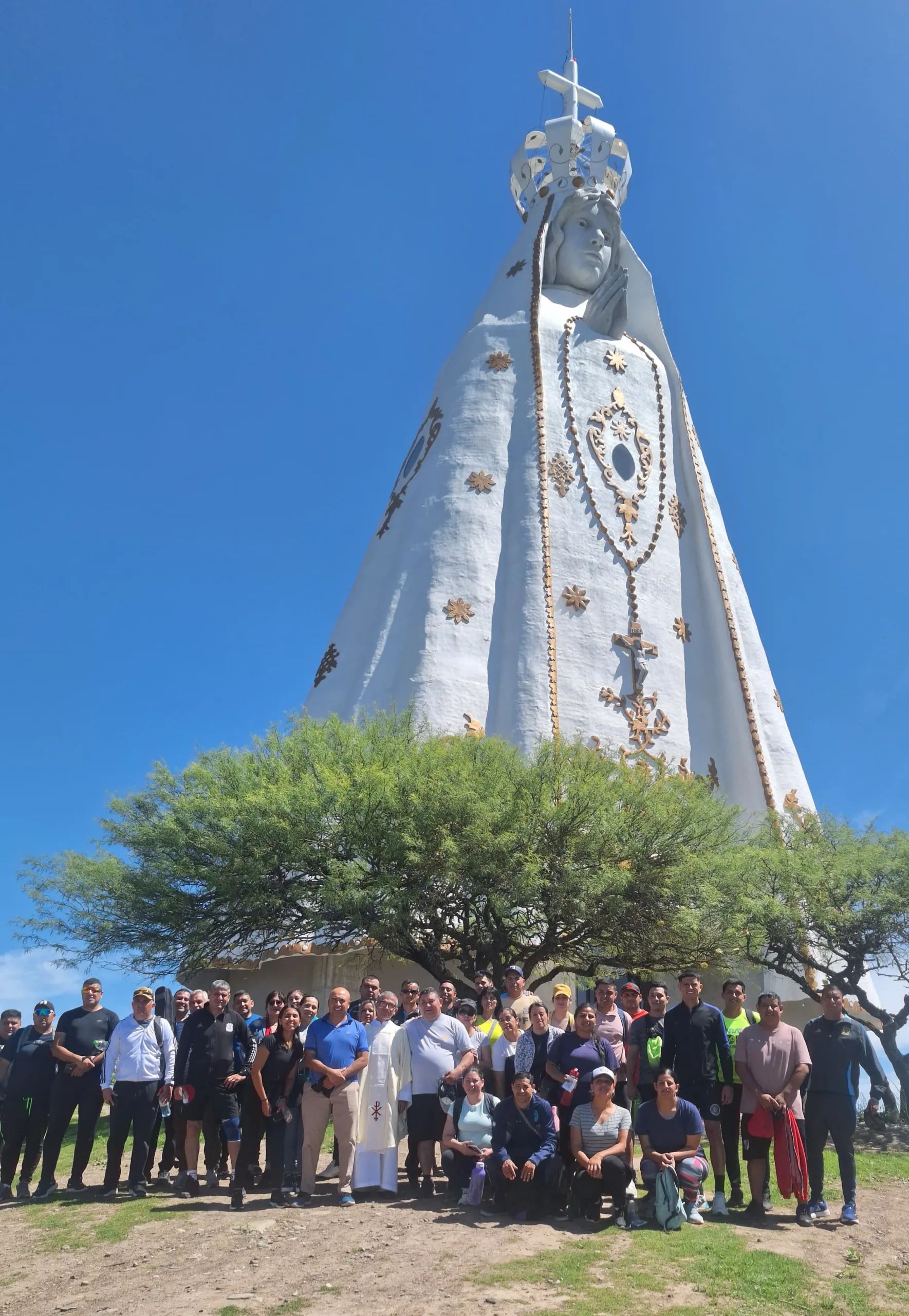 Efectivos policiales de la Jefatura de Zona Norte peregrinaron hasta la Virgen del Valle de El Rodeo