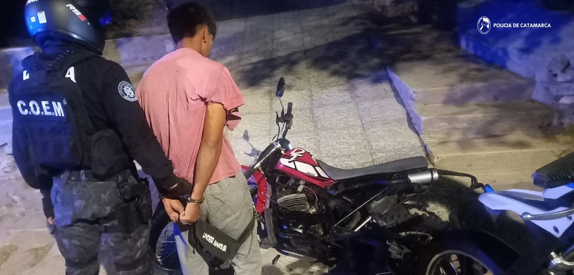 Tras una persecución arrestan a un sujeto y secuestran una moto