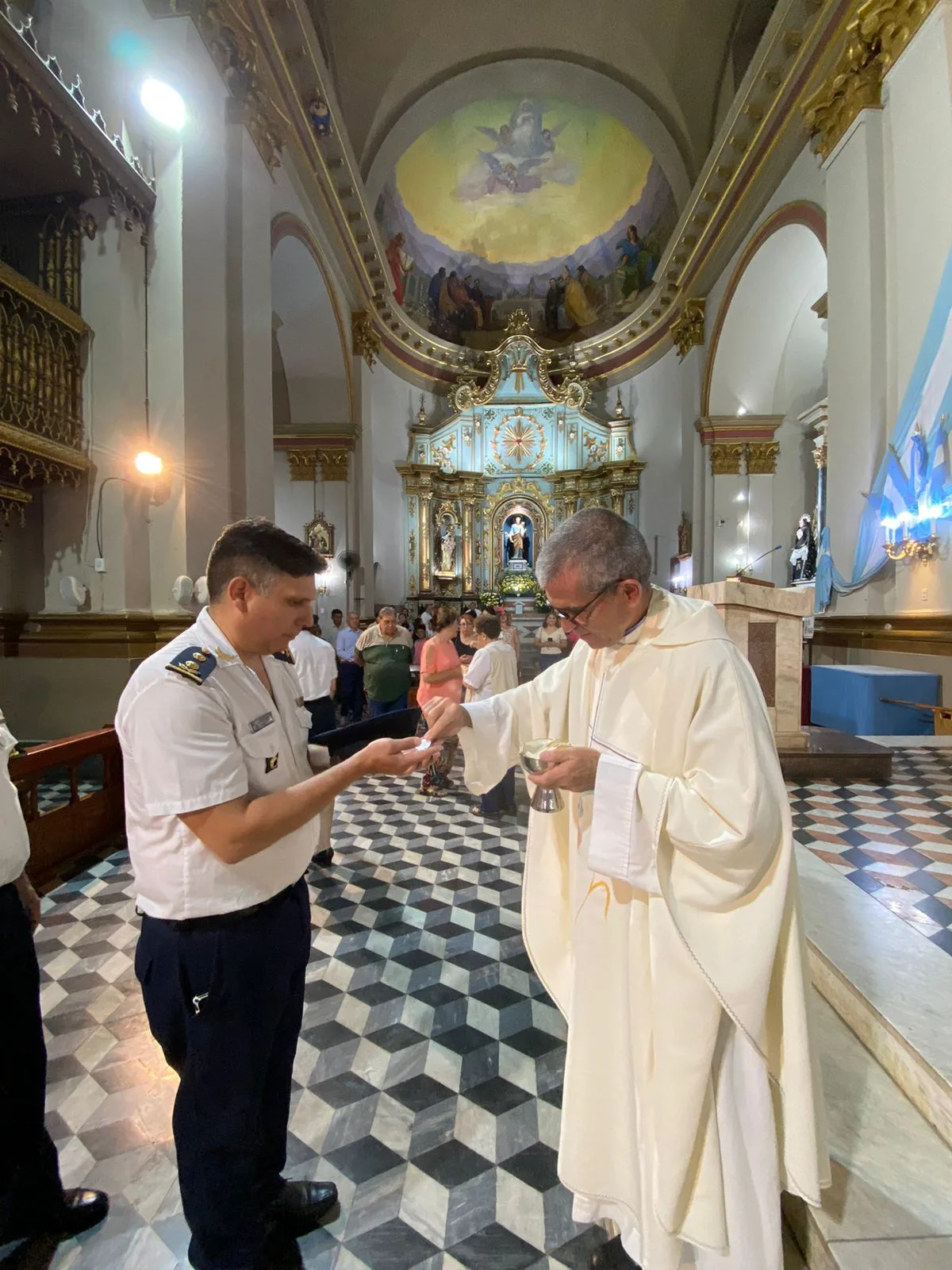 Alumnos Cadetes y Aspirantes a Agentes agradecieron a la Virgen del Valle en la Catedral Basílica