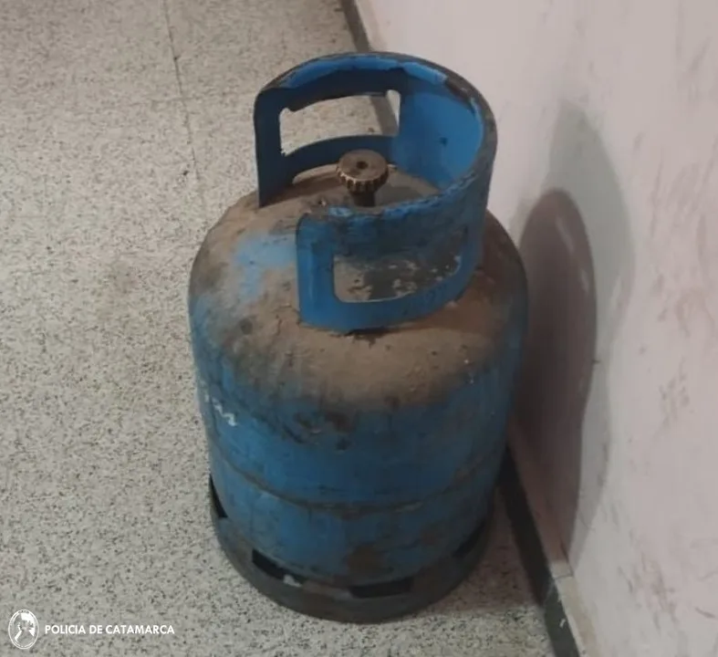 Policías secuestraron una garrafa de gas y aprehendieron a un hombre