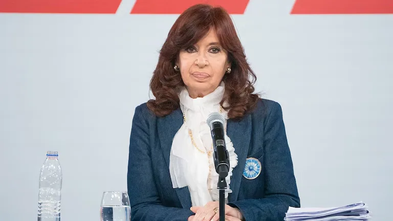 Cristina Kirchner criticó a Milei y lo acusó de anticipar una devaluación