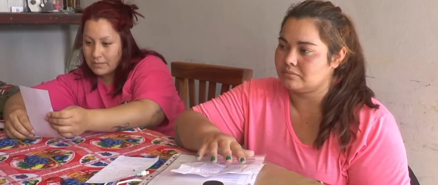 Angustia y reclamo: una familia espera hace más de dos meses un medicamento anticonvulsivo para un niño de dos años