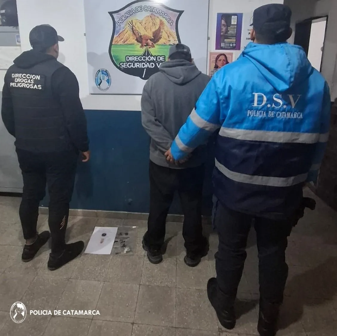 Buscado por robo y con droga en el bolso: lo atraparon en un colectivo en Capayán