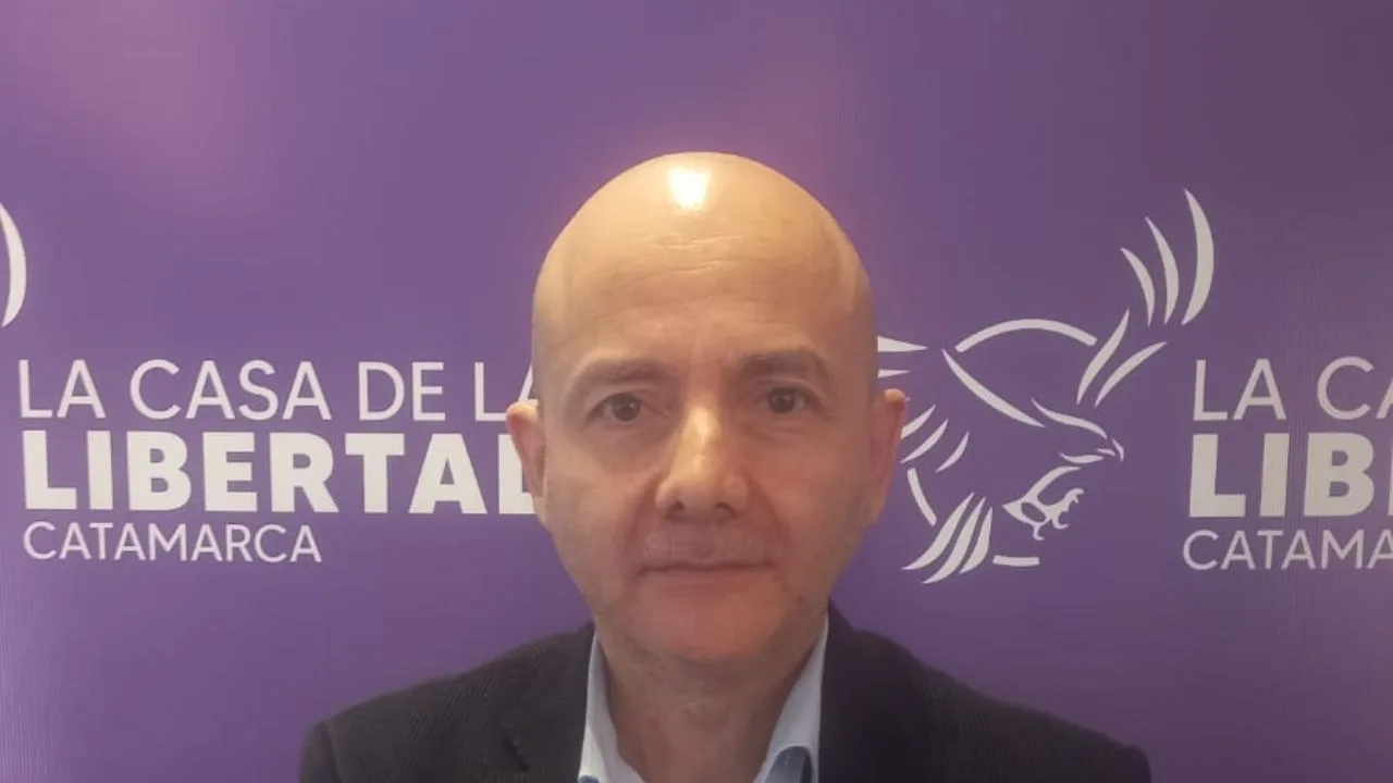 Brizuela celebró la baja de 13 programas de género: “¡Ahora a laburar como todo hijo de vecino!”