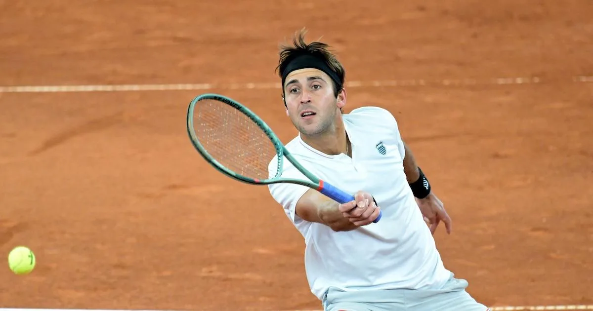 Tomás Etcheverry avanza a la final del ATP 500 de Hamburgo tras vencer a Cobolli