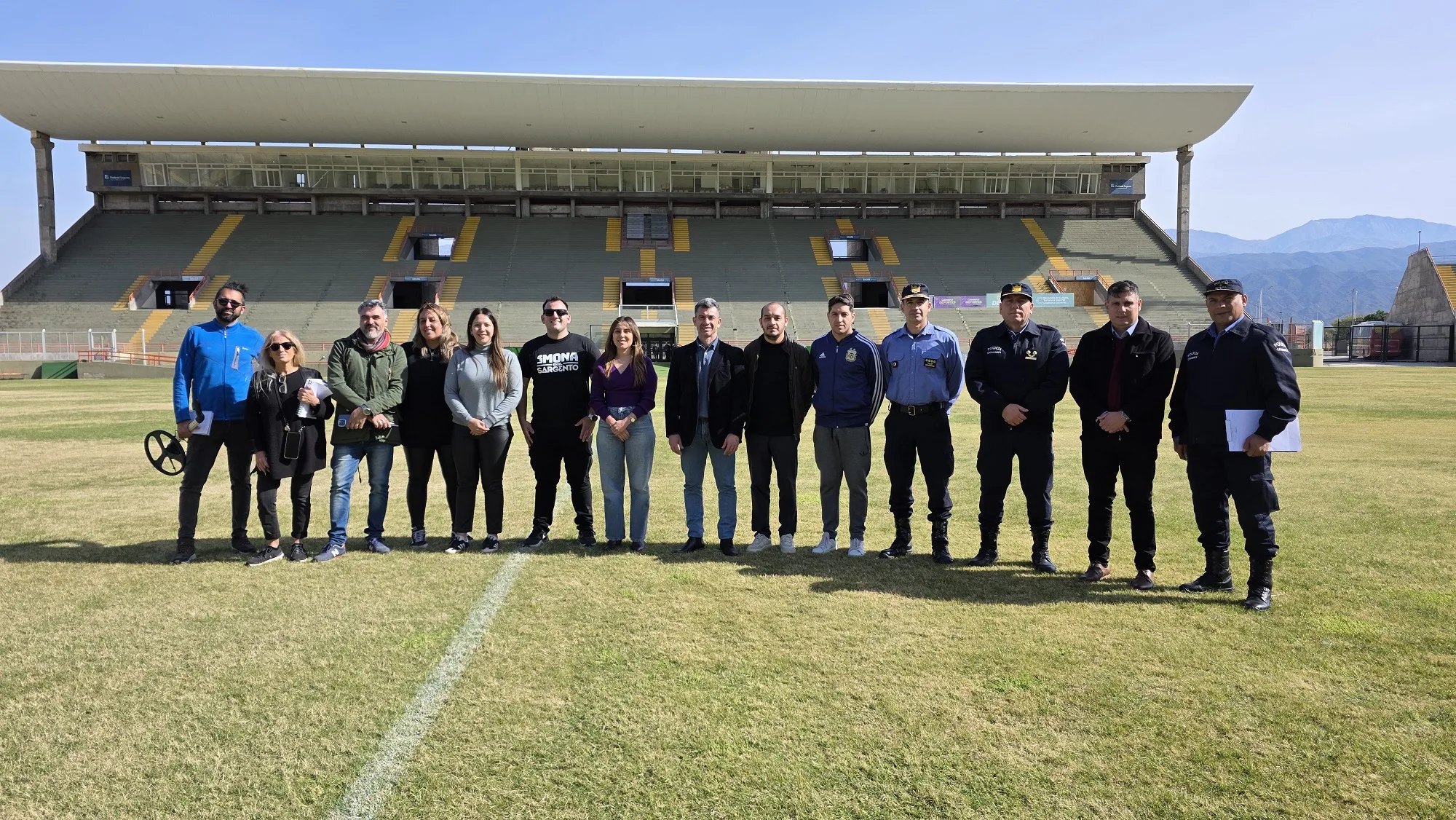 La Mona Jiménez cierra el Poncho 2025 en el Estadio Bicentenario