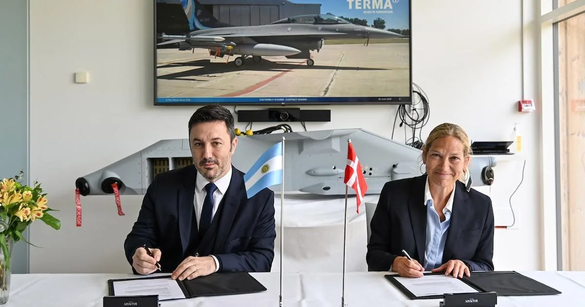 Argentina firma acuerdo para la puesta operativa de aviones F-16